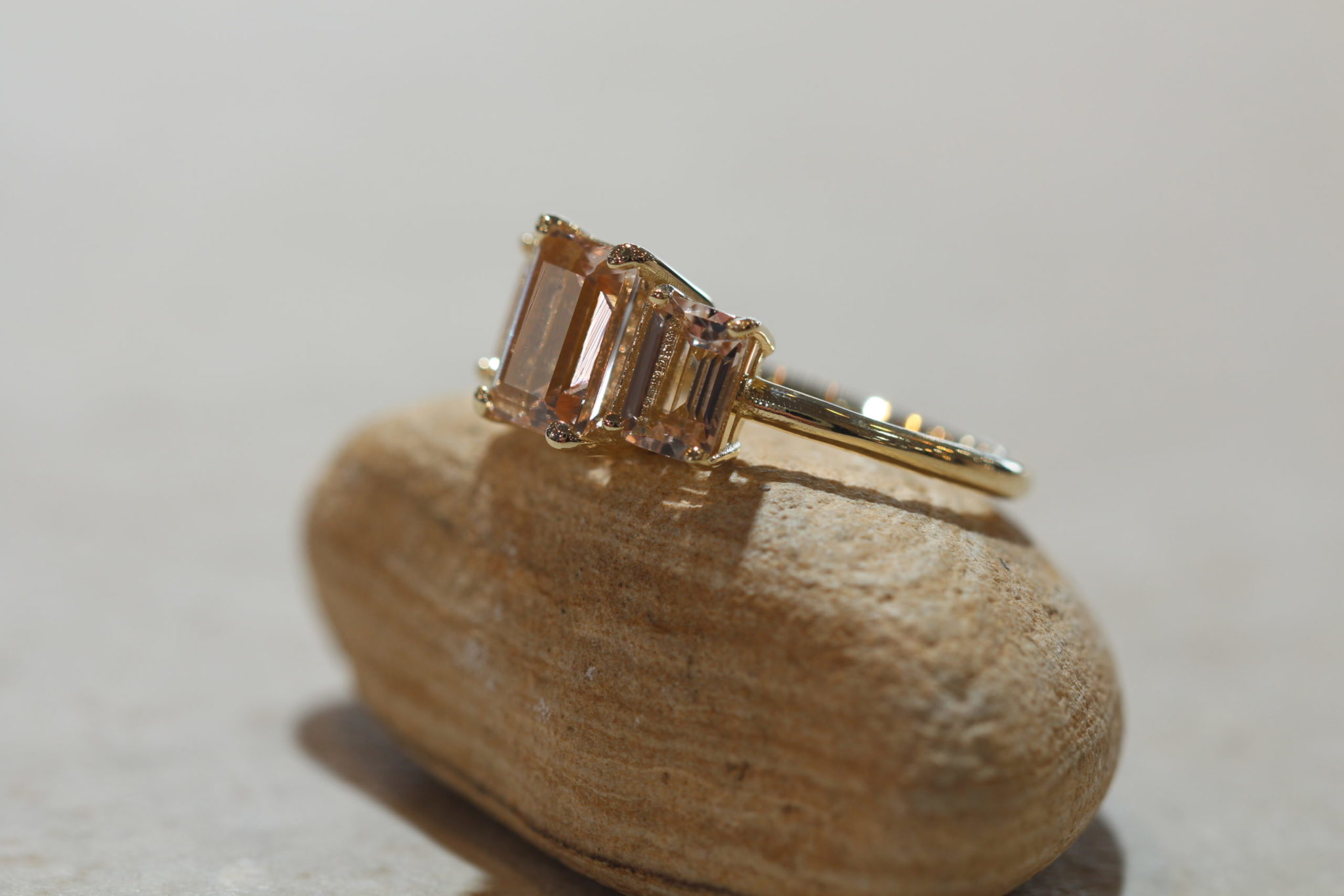 Custom emerald cut morganite three stone ring - Image 3