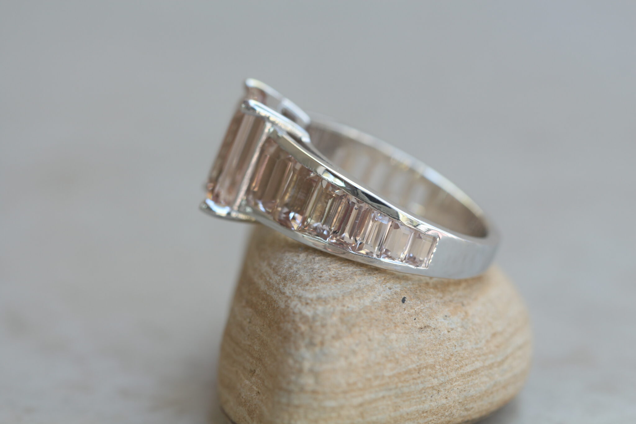 Custom emerald cut and tapered baguette ring - Image 4