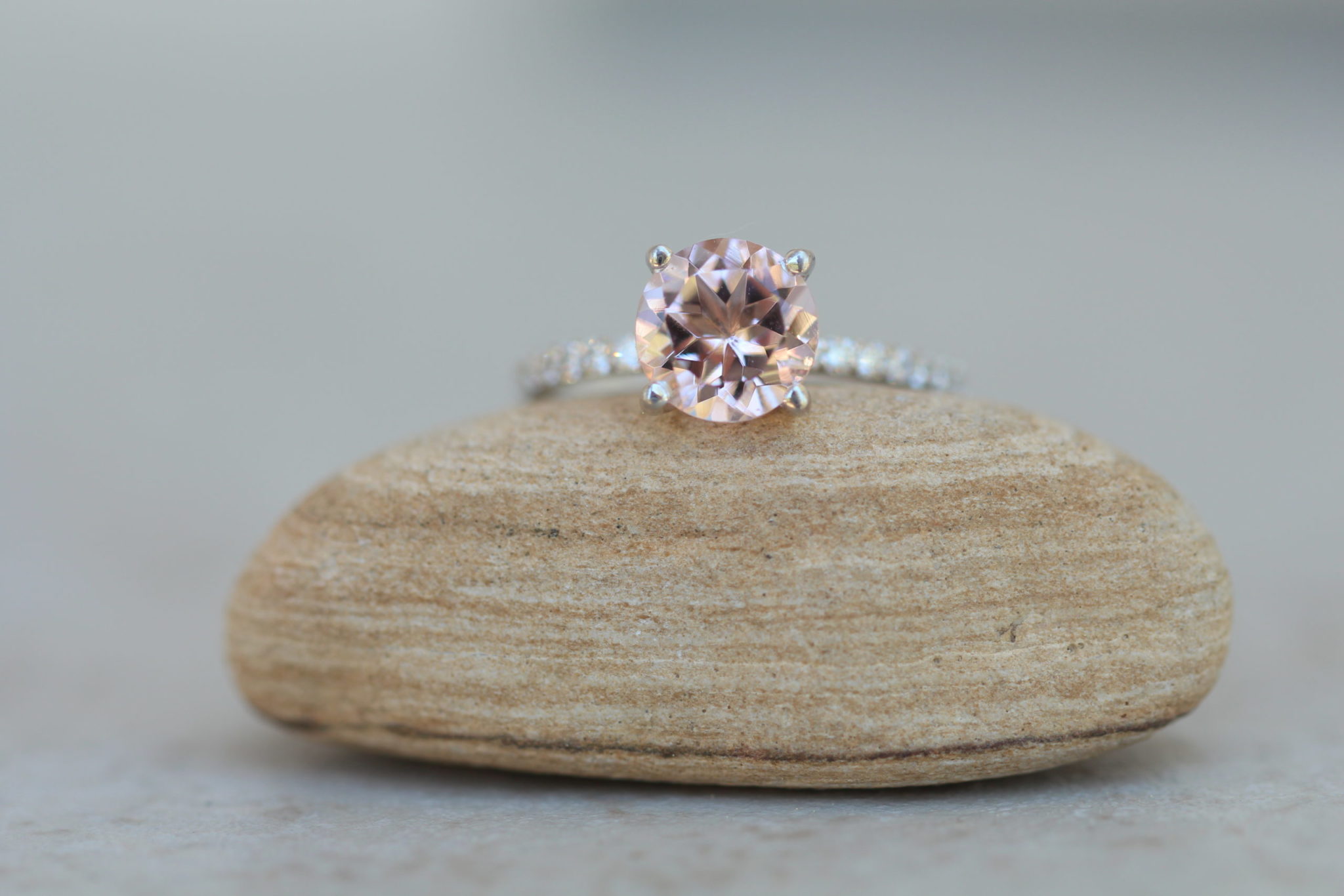 Custom pure pink morganite and diamond ring - Image 2