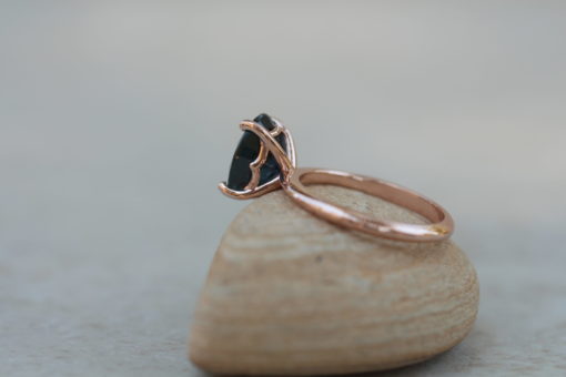 Custom dark blue sapphire solitaire ring in 14k rose gold - Image 4