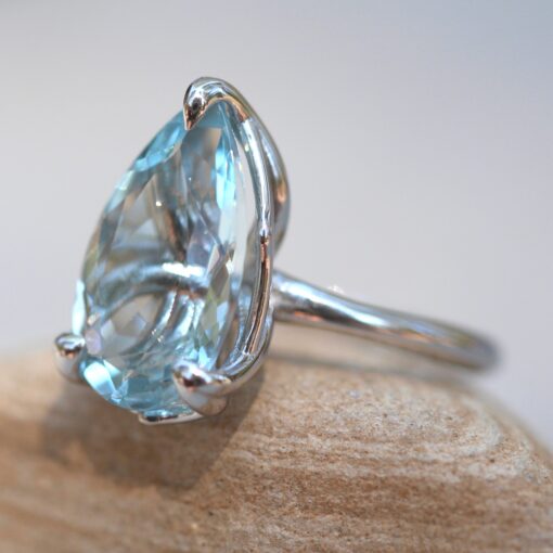 Solitaire Aquamarine Ring 16x10mm Pear Cut in 18k White Gold LS6479