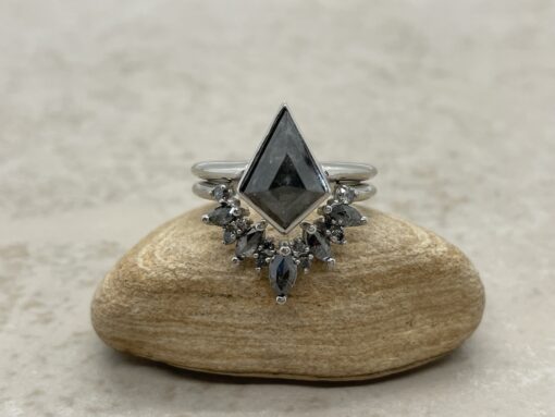 Custom Kit-Cut Salt and Pepper Diamond bridal set in platinum - Image 2