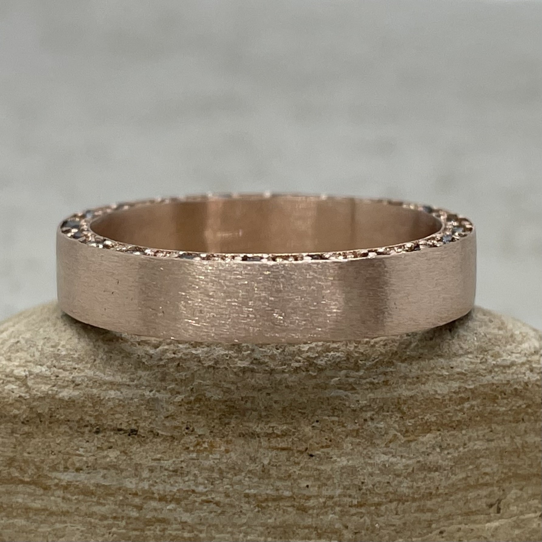 Custom Salt and Pepper Diamond Wedding Rings - Image 7