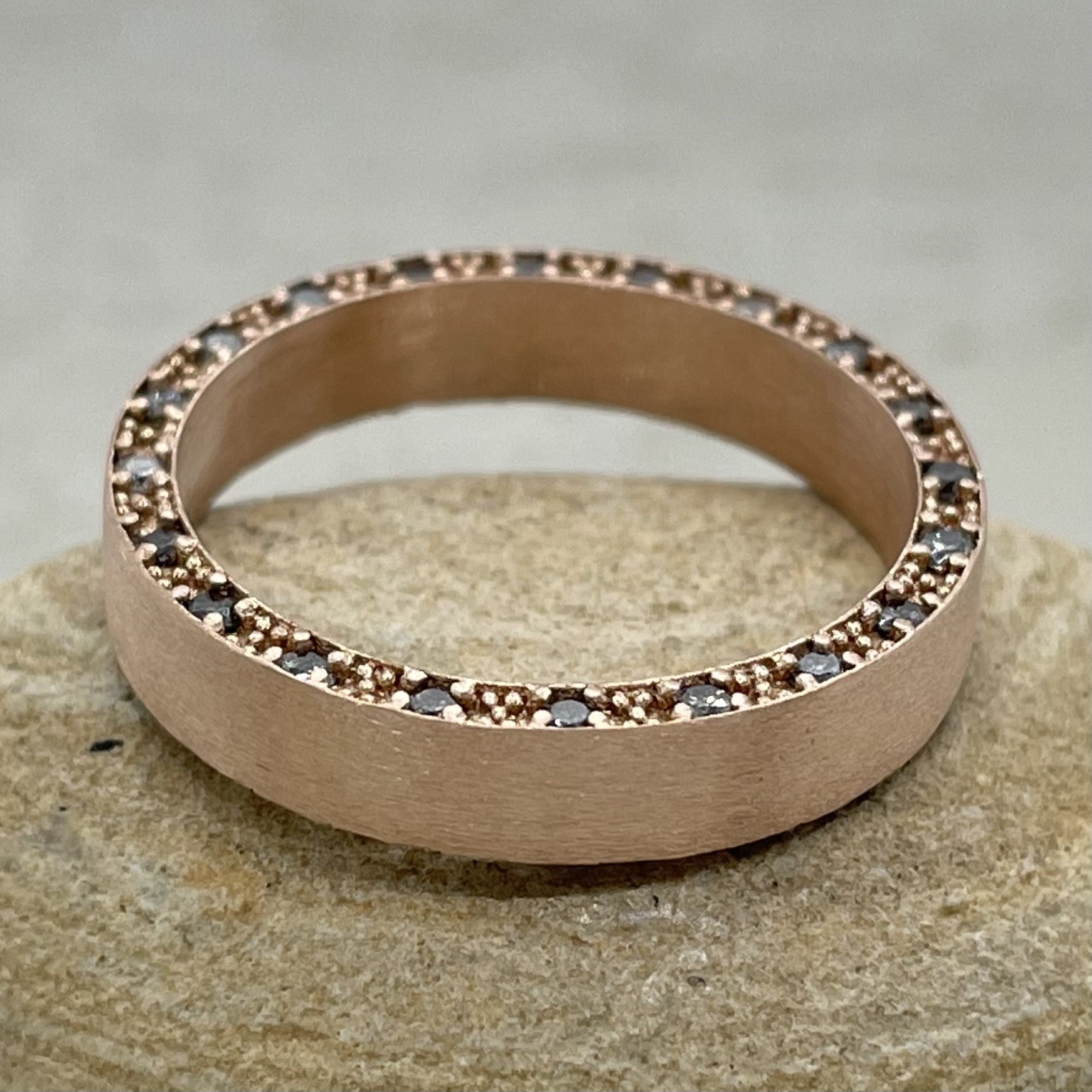 Custom Salt and Pepper Diamond Wedding Rings - Image 6