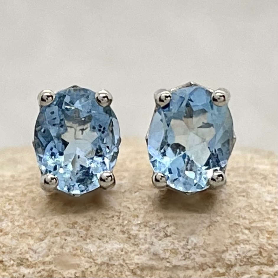 Oval Aquamarine March Birthstone Earrings White Gold Platinum LS6671