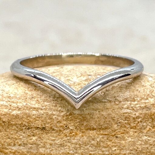 Plain Chevron Tiara Wedding Band Ring Stack White Gold Platinum LS7055