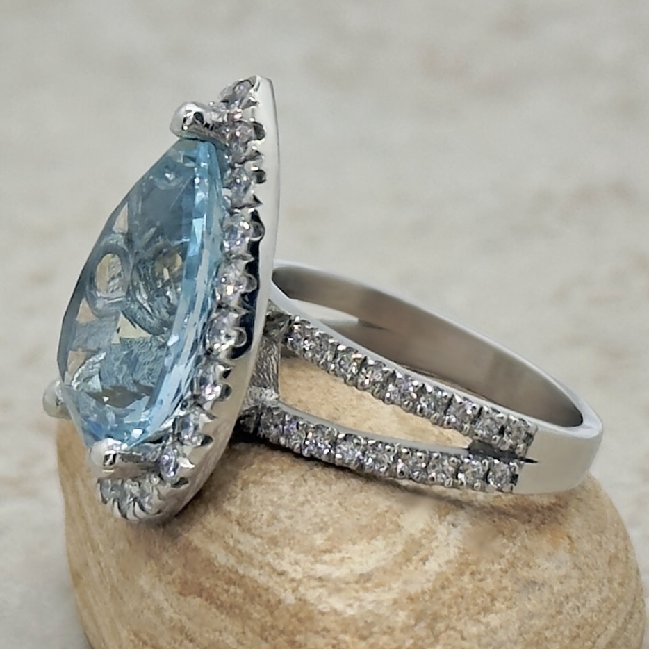 Quality Aquamarine Diamond Split Shank Ring White Gold Platinum LS7347