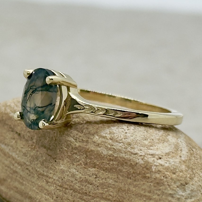 Custom Oval Moss Agate Ring with leaf details - Image 3