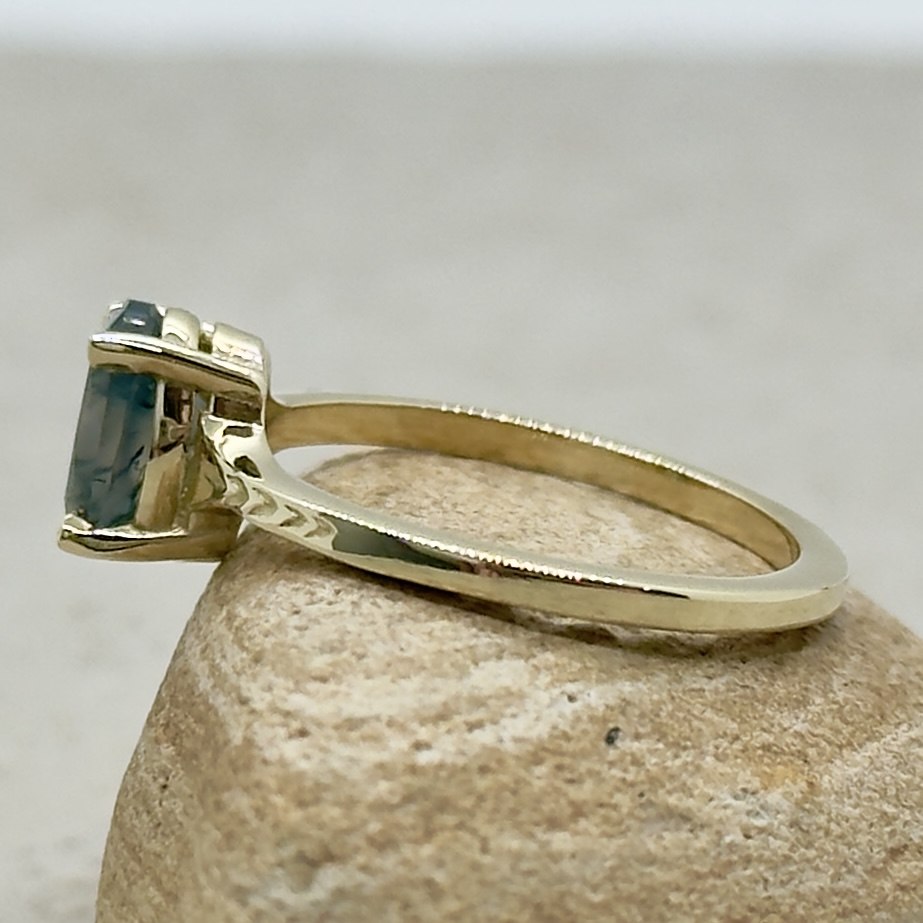 Custom Oval Moss Agate Ring with leaf details - Image 4