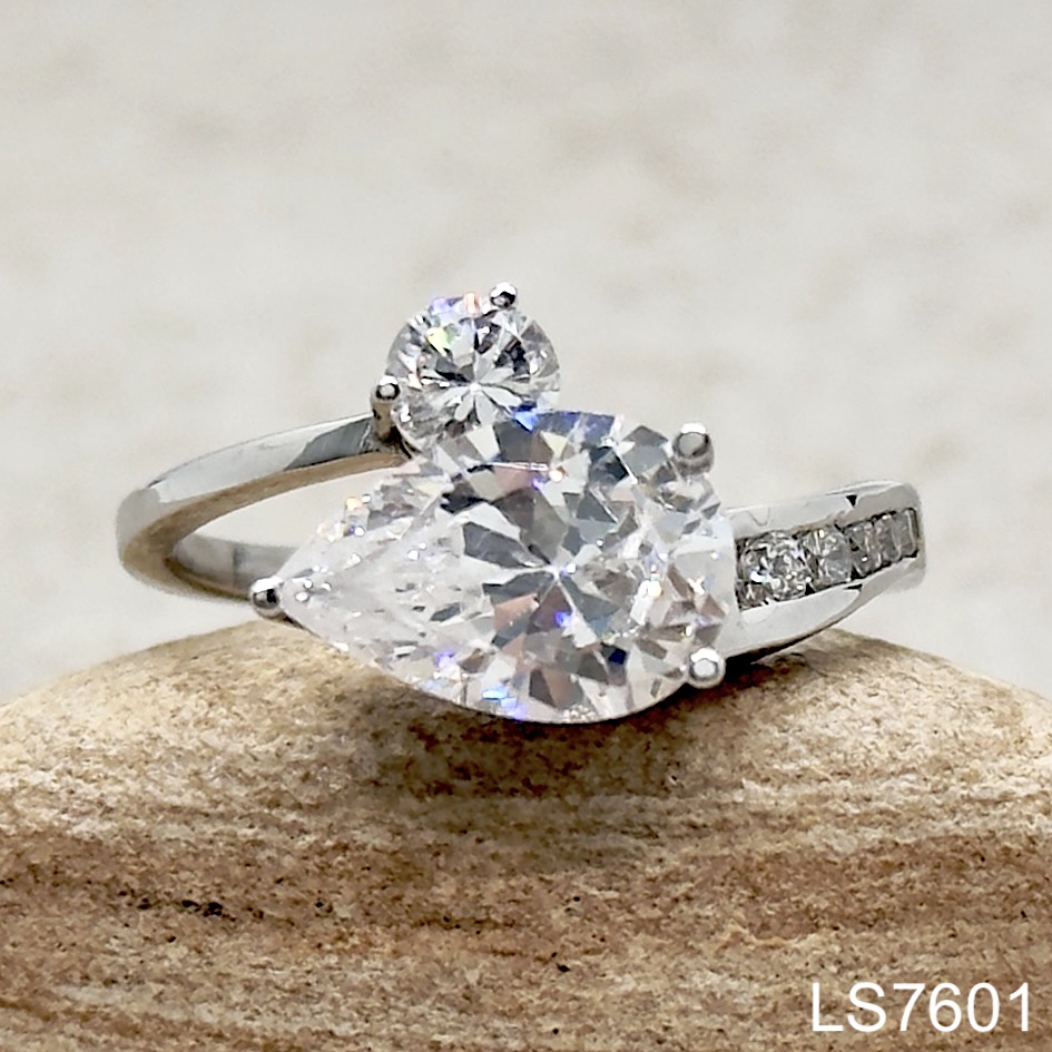 Laurie Sarah Custom Design Asymmetrical Lab Diamond Engagement Ring - LS7601