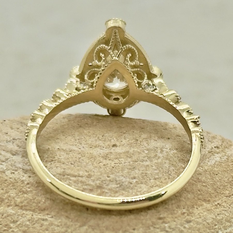 Genuine Pear Diamond Emerald Ring Filigree Design Yellow Gold LS7368