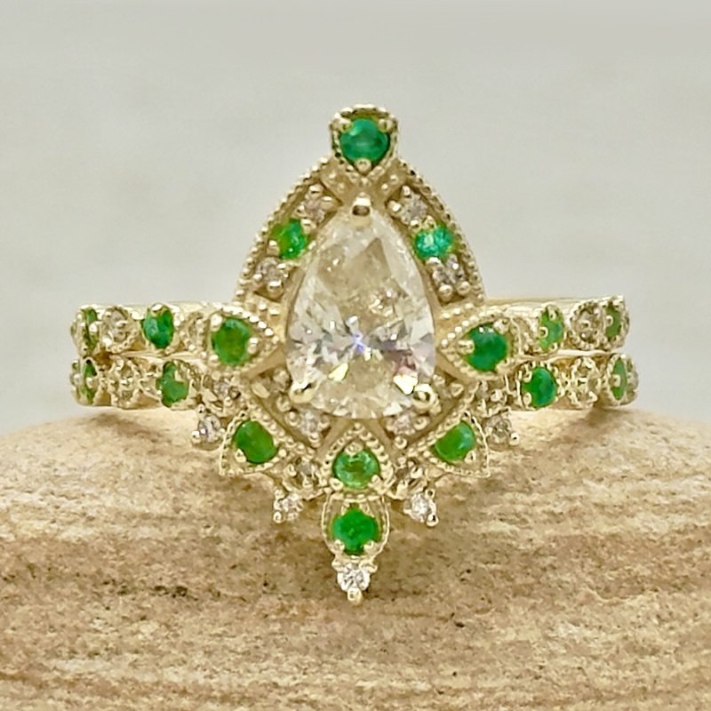 IGI Pear Cut Lab Diamond Emerald Matching Ring Set Yellow Gold LS7300