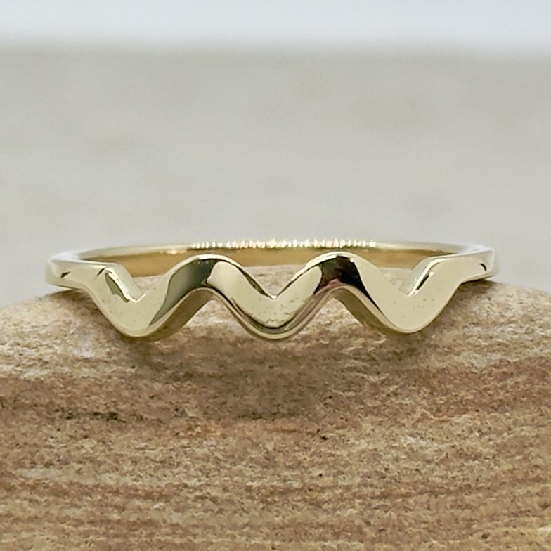 Custom 14k Yellow Gold Zig-Zag Ring - Image 2